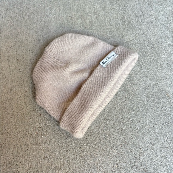 Ben Sherman Toddler Beige / Cream Knit Hat / Beanie - Picture 1 of 3